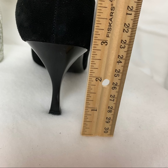 Stuart Weitzman Black Suede Heels w/Buckle Sz 8.5 - Picture 4 of 13